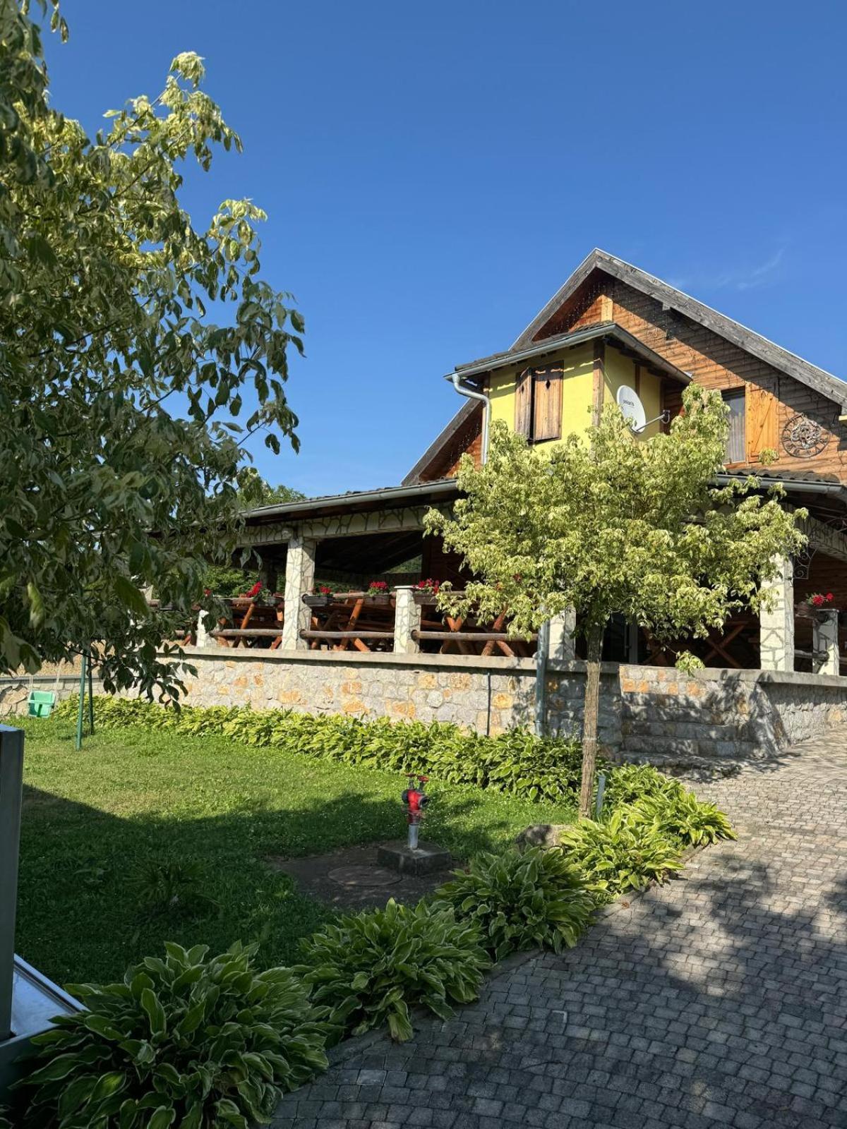 Forest Camp Despotovac Eksteriør bilde